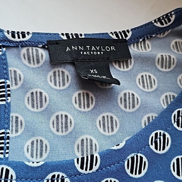 Ann Taylor pullover dress with slimming tie size XS - Picture 8 of 10